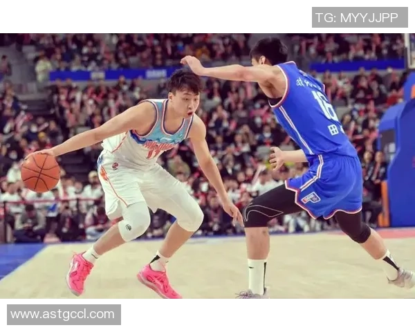 齐麟的崛起与挑战：探索年轻球员在职业篮球中的发展之路